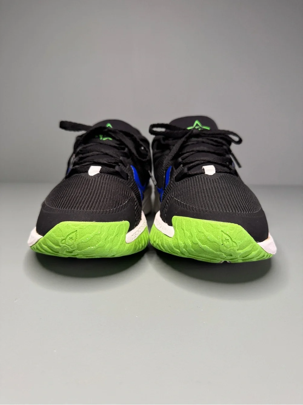 Nike Star Runner 4 GS Size 7Y Black Blue Green Running Shoes DX7615-004
